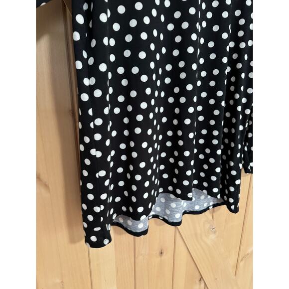 LulaRoe | Lynnae Long Sleeve Black Polkadot Top NWT | Size 2XL (22-24) - Picture 4 of 8